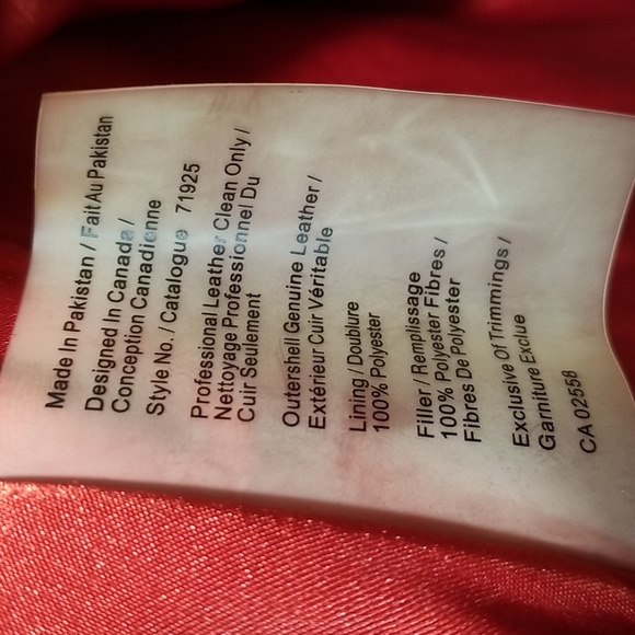 Danier size medium leather jacket rich red womens NEW appears never worn. - Picture 14 of 16